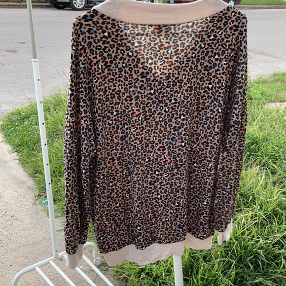 Light weight soft sweaters, both large brand new never worn. NWOT - Picture 5 of 6